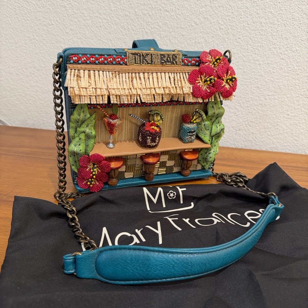 Mary Frances Tiki Bar hut Handbag
